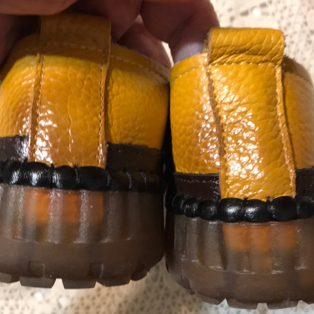 Size 7.5 yellow shoes - Picture 2 of 4
